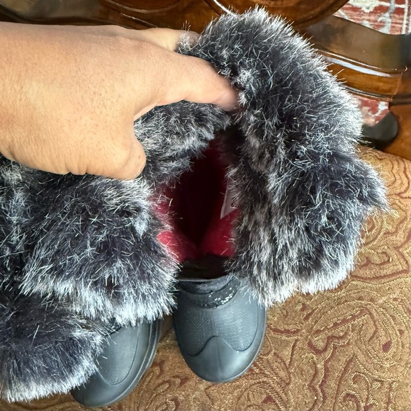 Kamik Black Kids Snow Boots Little Girl’s Size 13 - Picture 8 of 13